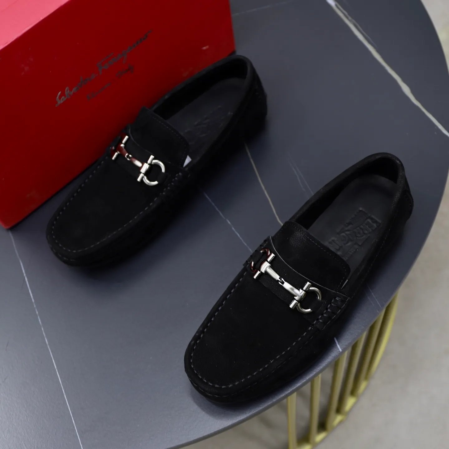 Ex-factory price: 462💰🙅‍♂️🙅‍♂️🙅‍♂️Niuli Brand: Ferragamo Standard code: Men's code 38/44 (45 customized) Grade: Same as the official website Material: Original imported cowhide leather lining Original wear-resistant lightweight outsole Style category: Men's casual slip-on shoes Bean shoes Distinguished luxury brand elements top luxury Color: actual picture color